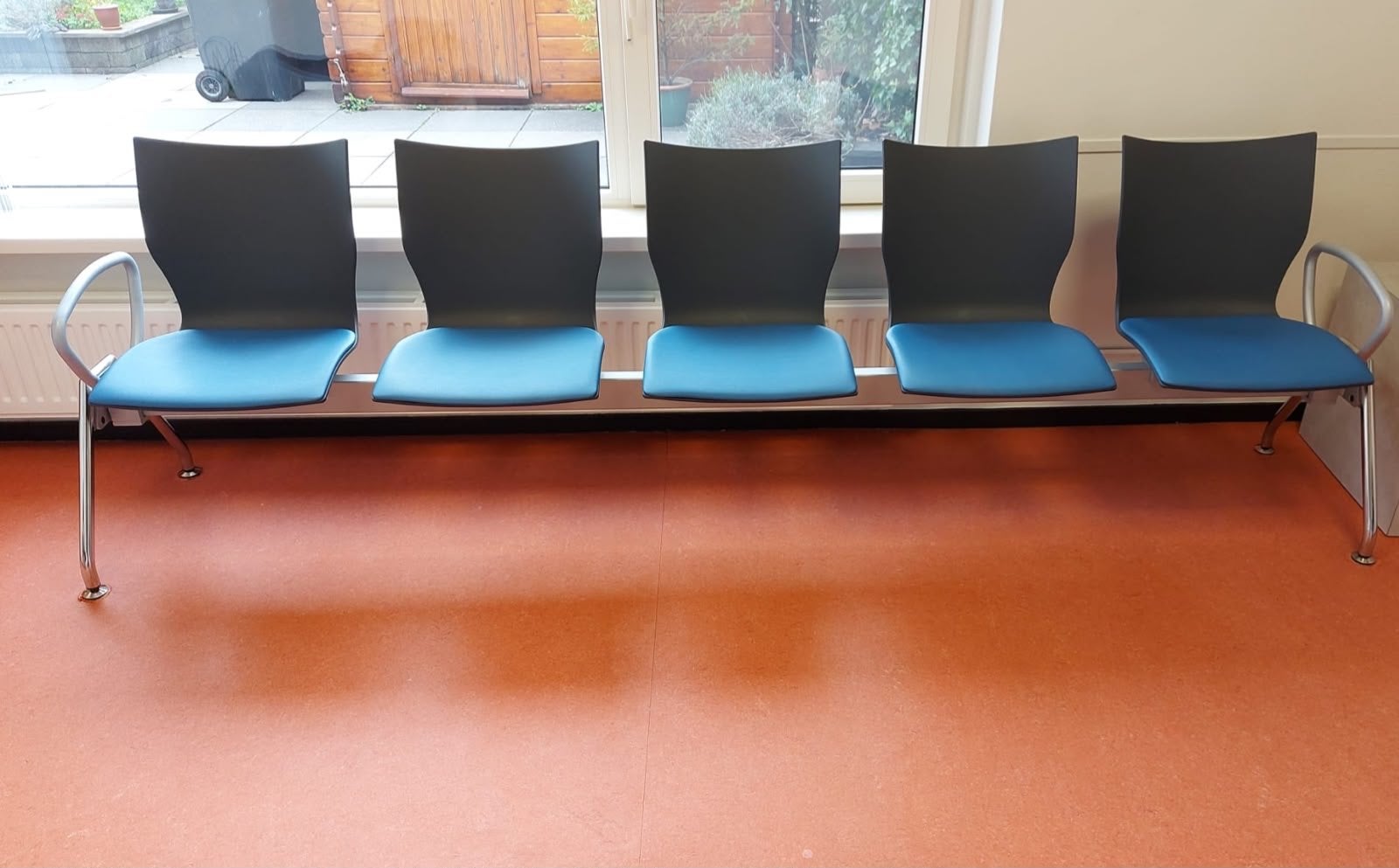 Wachtkamerbank en stoel - Blauw/Zwart, Ophalen, Zo goed als nieuw, Blauw