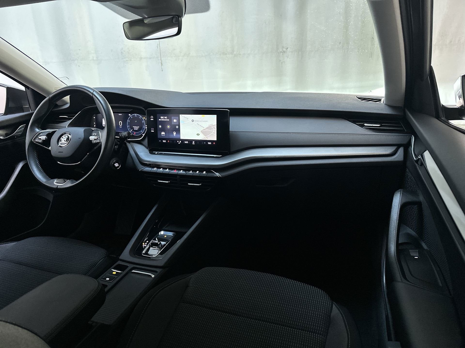 Skoda Octavia Combi 1.0 e-TSI DSG Business Edition Navigatie, Auto's, Dealer onderhouden, Stof, Gebruikt, Met garantie (alle)