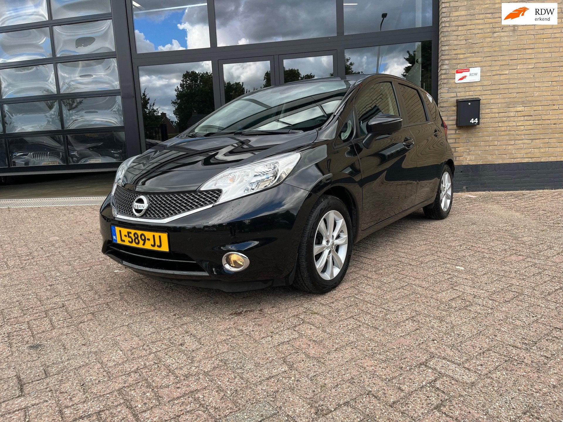 Nissan Note 1.2 DIG-S Tekna, Panodak, Camera, Auto's, Voorwielaandrijving, Gebruikt, Zwart, 98 pk
