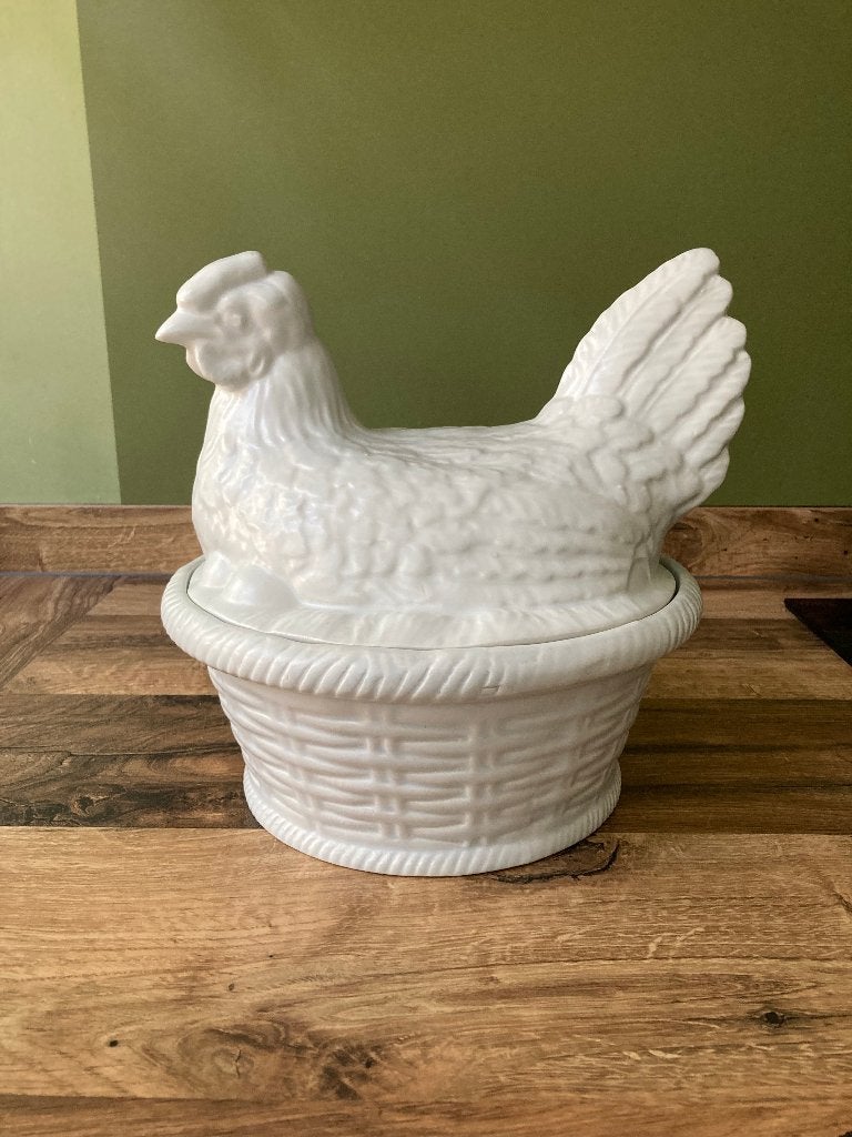 Grote Portugese eierhouder of terrine Kip op nest van Secla, Antiek en Kunst, Ophalen of Verzenden