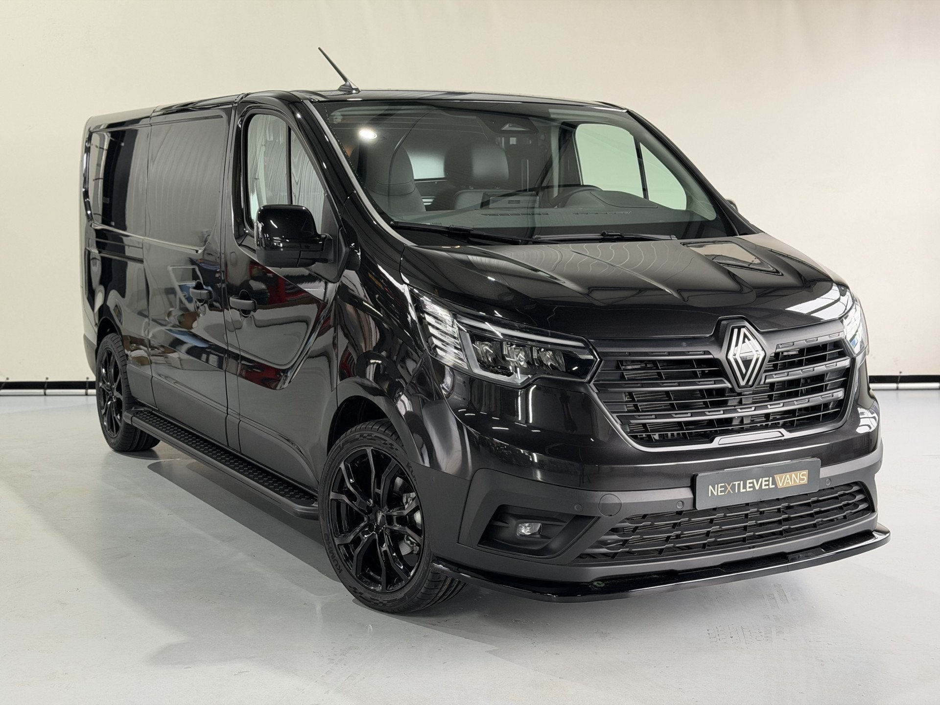 Renault Trafic 2.0 Blue dC1 150 AUTOM T30 L2H1 NEXT LEVEL, Auto's, Bestelauto's, 1803 kg, 4 cilinders, 150 pk, Renault