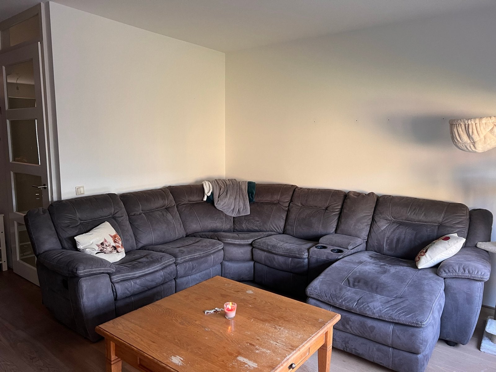 Comfortabele relaxbank met schuifsysteem en bekerhouders, Huis en Inrichting, Ophalen, Gebruikt, Hoekbank, Stof