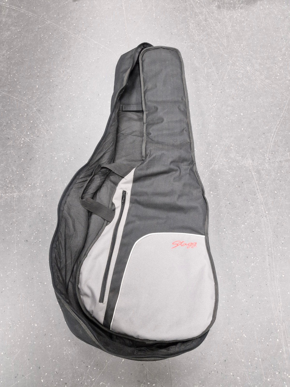 Stagg gitaartas voor basgitaar, Ophalen, Gebruikt, Elektrische basgitaar