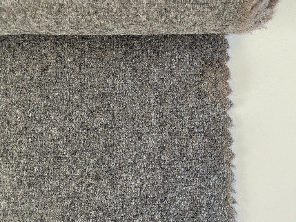 Gudbrandsdalens Amdal 365 grijs+beige max 4,8 mtr meubelstof, Wol, 120 cm of meer, Ophalen of Verzenden, Grijs