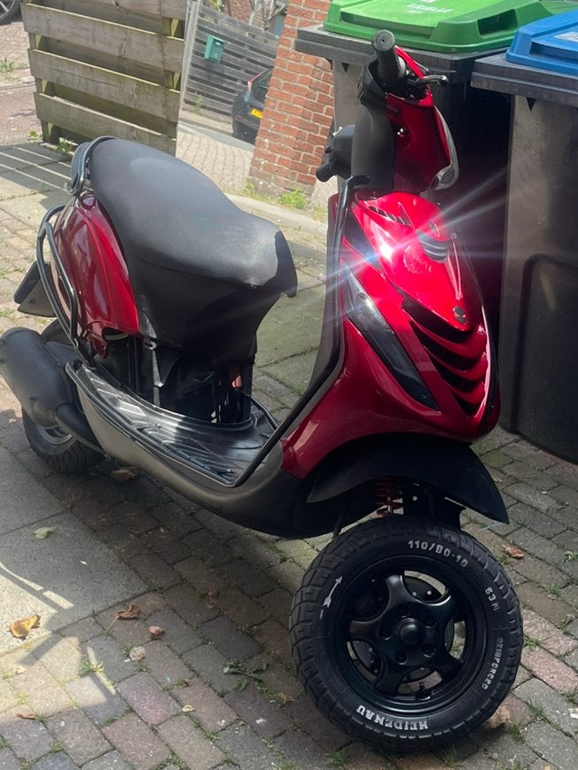 Zip 150cc geldig brom kenteke, Fietsen en Brommers, Scooters | Piaggio, Ophalen, Zo goed als nieuw, Benzine, Zip