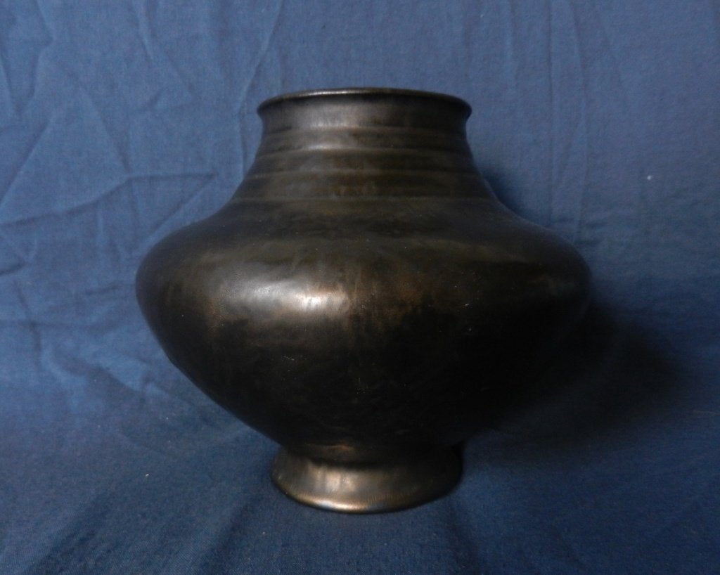 Fraaie bronskleurig geglazuurde vaas KAMO Mobach h. 14,4 cm., Ophalen of Verzenden