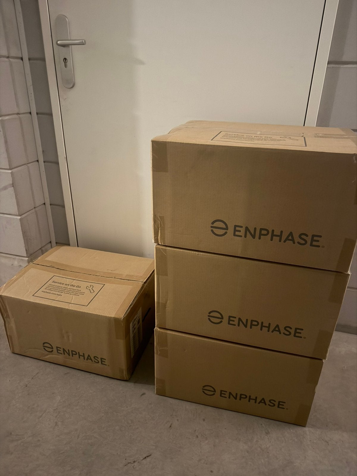 NIEUW! 69x Enphase IQ7+ Micro-omvormers + 9x Q-Relay, Ophalen of Verzenden, Nieuw, Overige typen