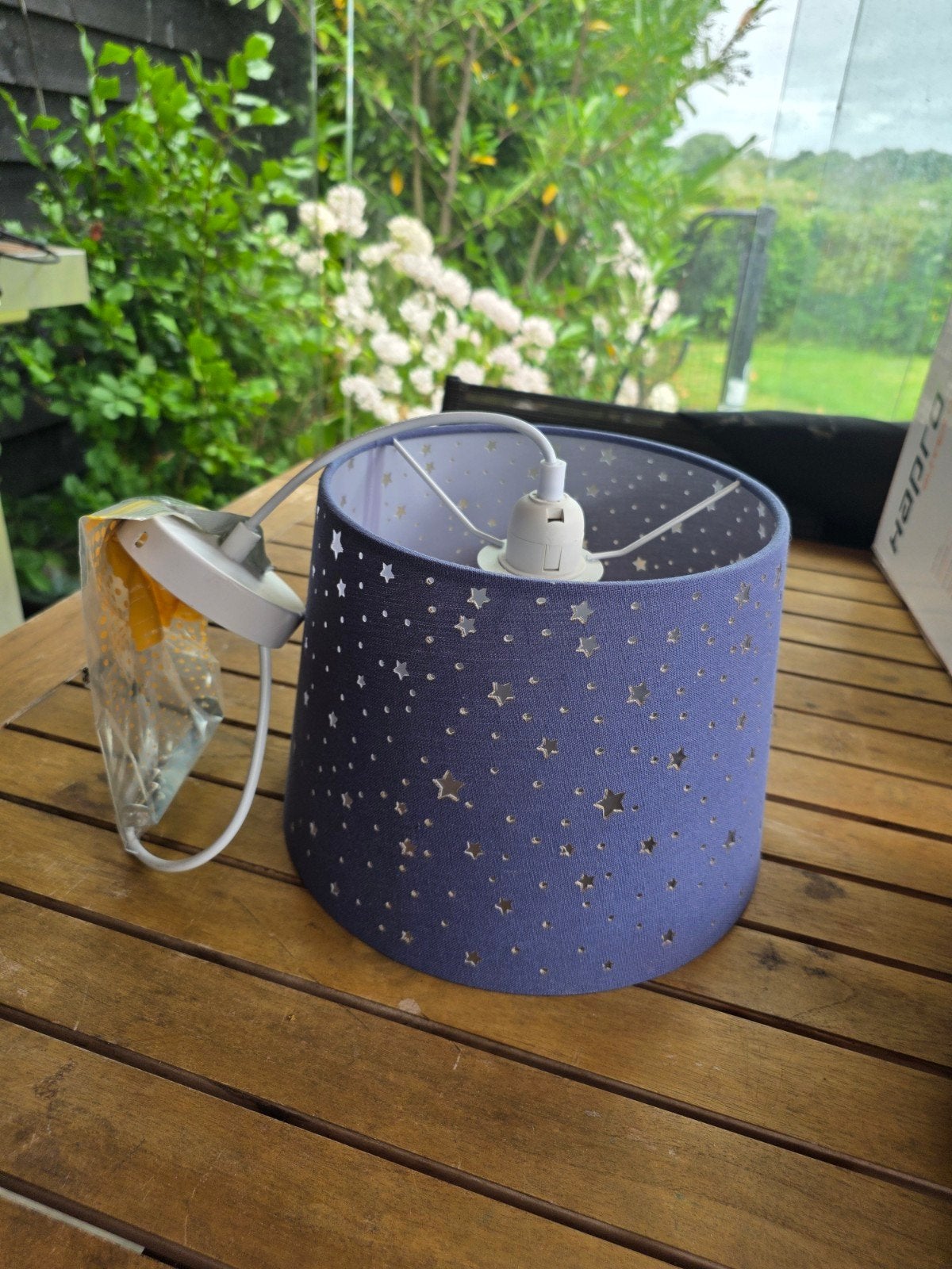 Leuke lamp met sterren inclusief beugel en schroeven, Overige materialen, Minder dan 50 cm, Modern, Speels, Ophalen of Verzenden