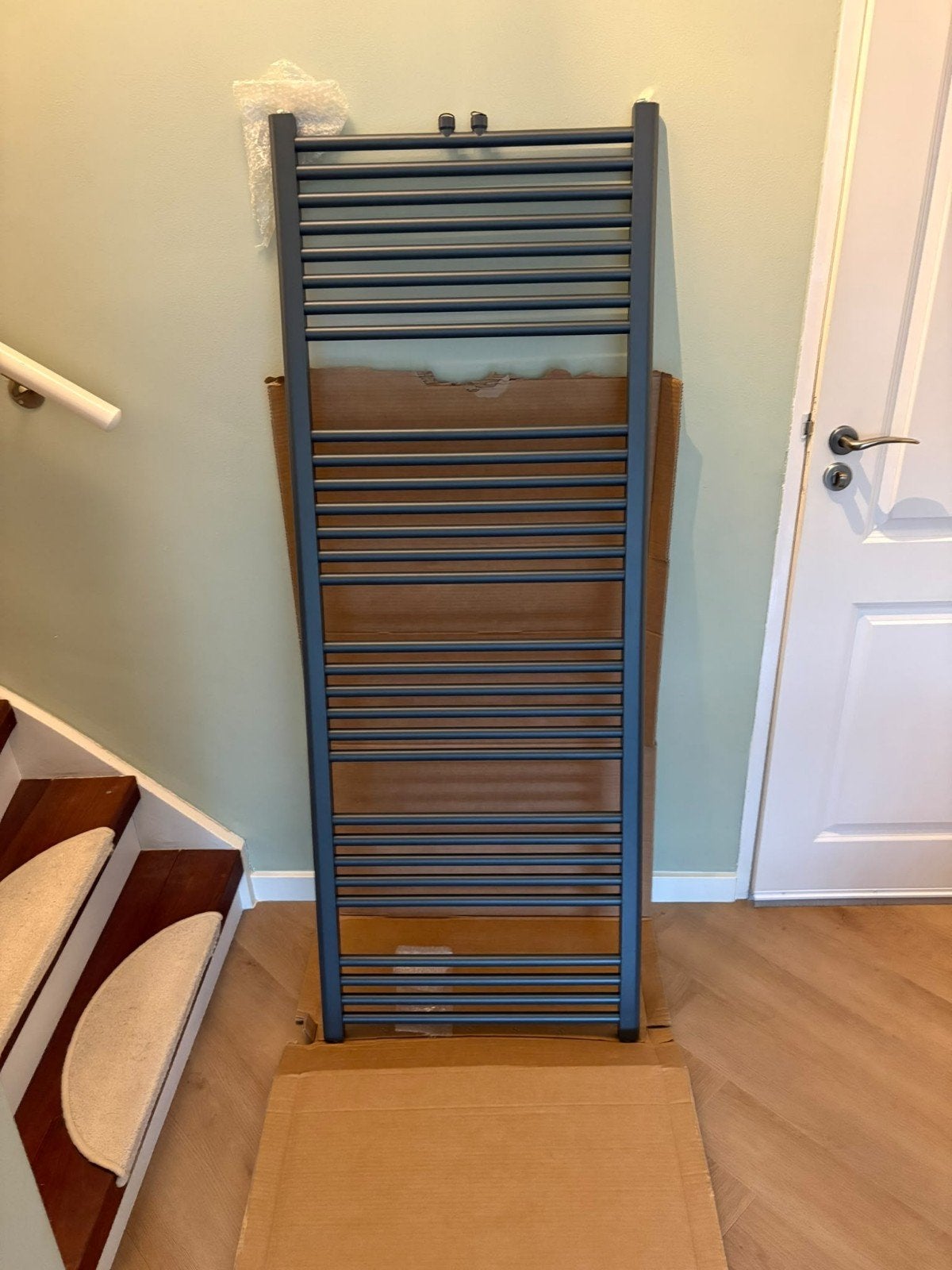 Nieuwe Emke handdoekradiator, antraciet, 160x60 cm, Doe-het-zelf en Verbouw, Ophalen, Radiator, Nieuw, Minder dan 60 cm