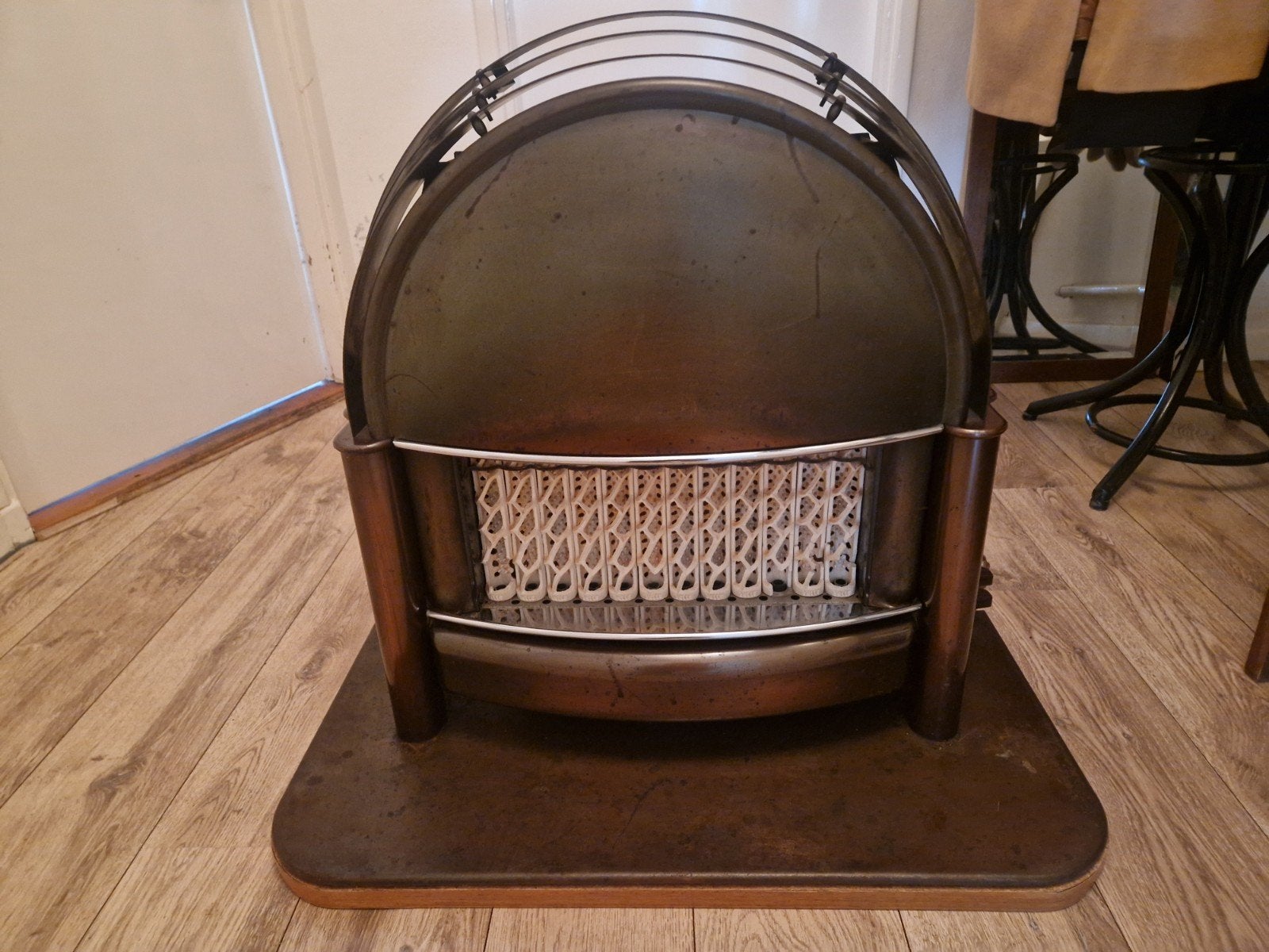 Vintage Velie VB 12 gaskachel / gashaard bronskleurig