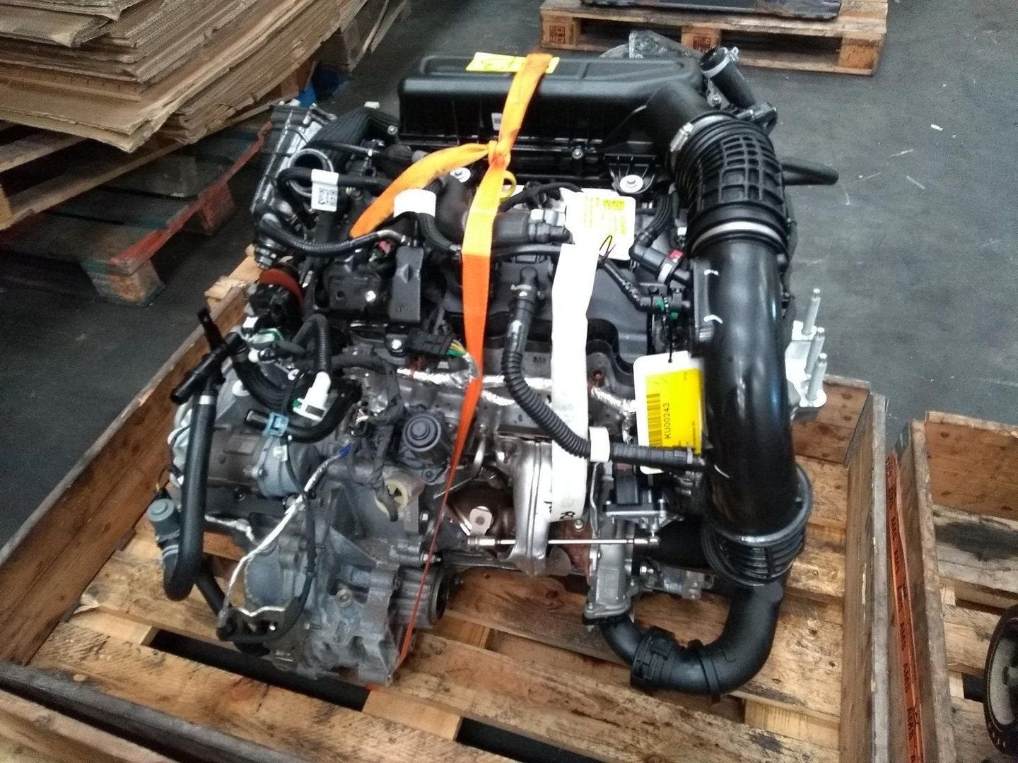 Foto 2 van FORD KUGA ST-Line FWD MOTOR PV4E6006AA 2024