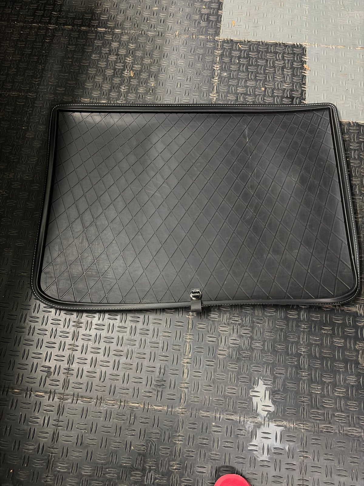 Mini kofferbakmat - Zwart, ruitpatroon, Ophalen, Gebruikt