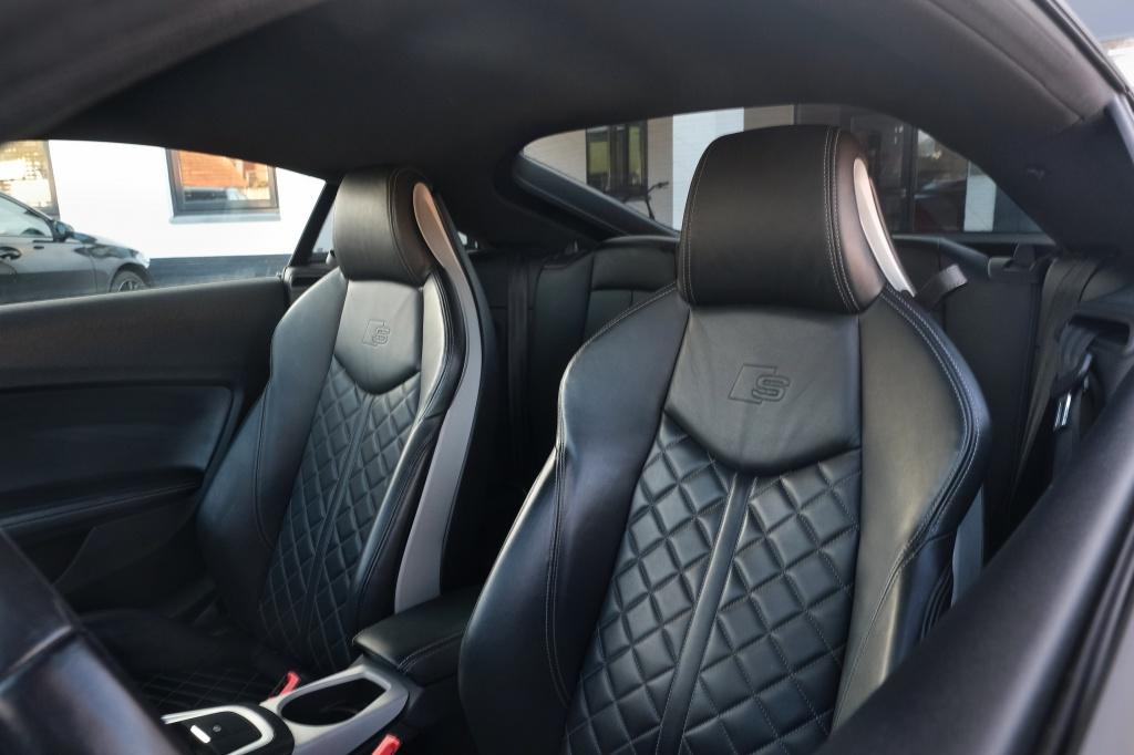 Audi TT TTS 2.0 TFSI TTS Quattro Digitaal Display, Kuipstoel, Auto's, Audi, Gebruikt, 4 cilinders, 1984 cc, 4 stoelen