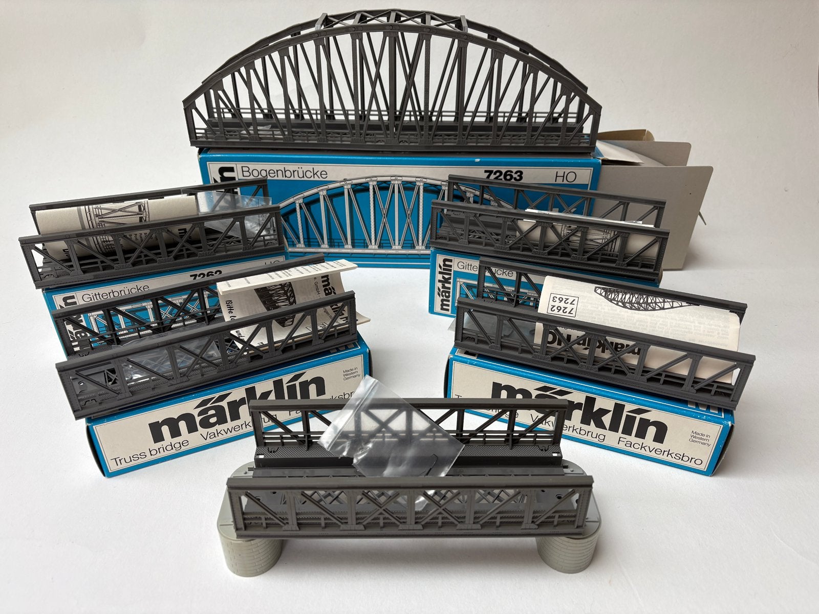 Marklin H0 7263 Boogbrug & 7262 Vakwerkbrug K+M rail OVP, Hobby en Vrije tijd, Modeltreinen | H0, Verzenden, Zo goed als nieuw