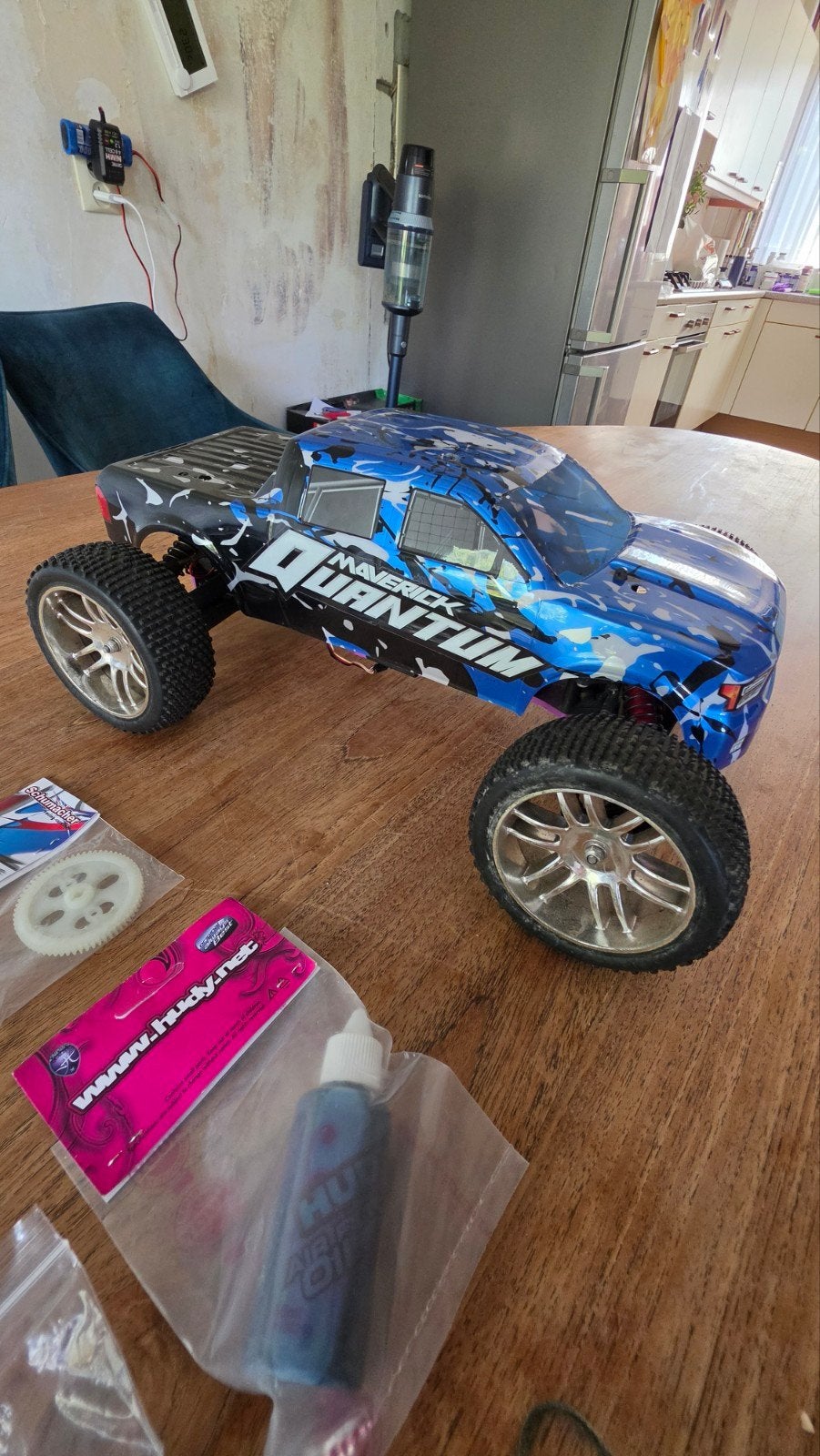 RC Nitro auto (onderdelen/opbouw) met nieuwe motor + extra's, Gebruikt, Auto offroad, Ophalen of Verzenden, Schaal 1:10