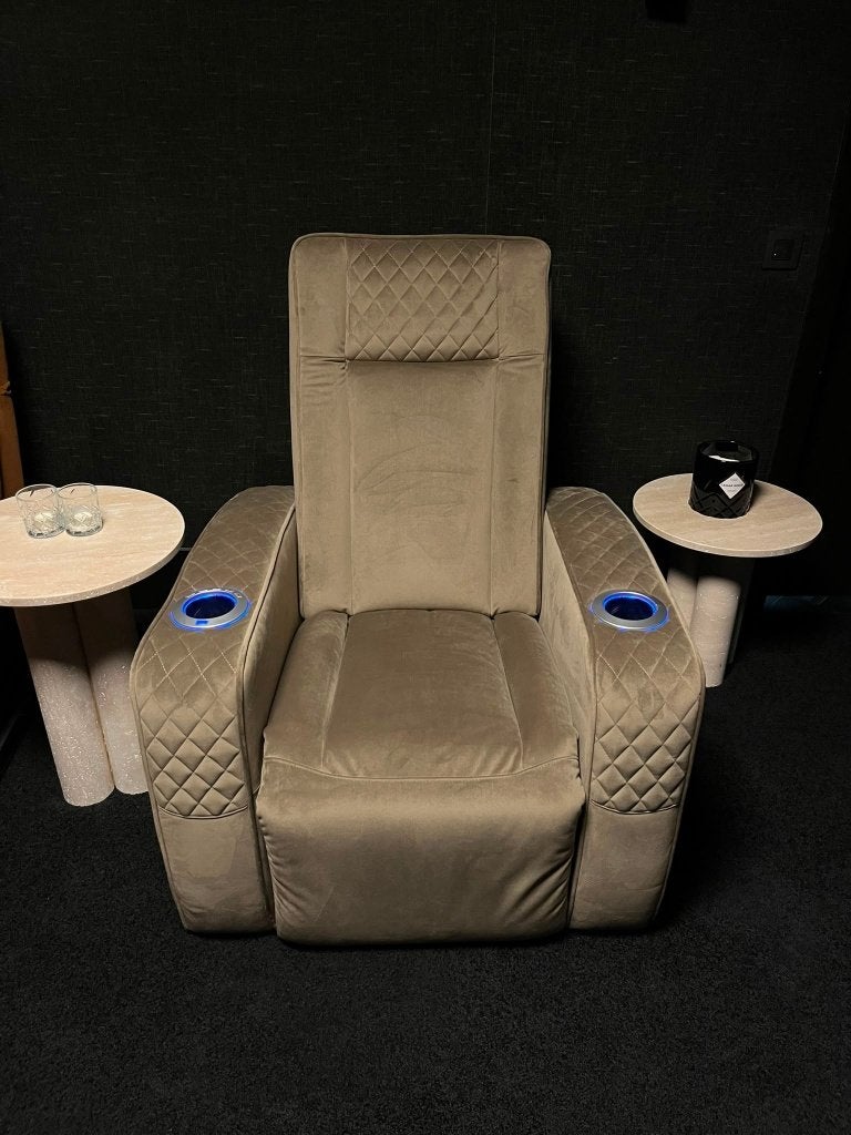Luxe bioscoopstoel / Fauteuil, Ophalen, High-end, 75 tot 100 cm, Zo goed als nieuw