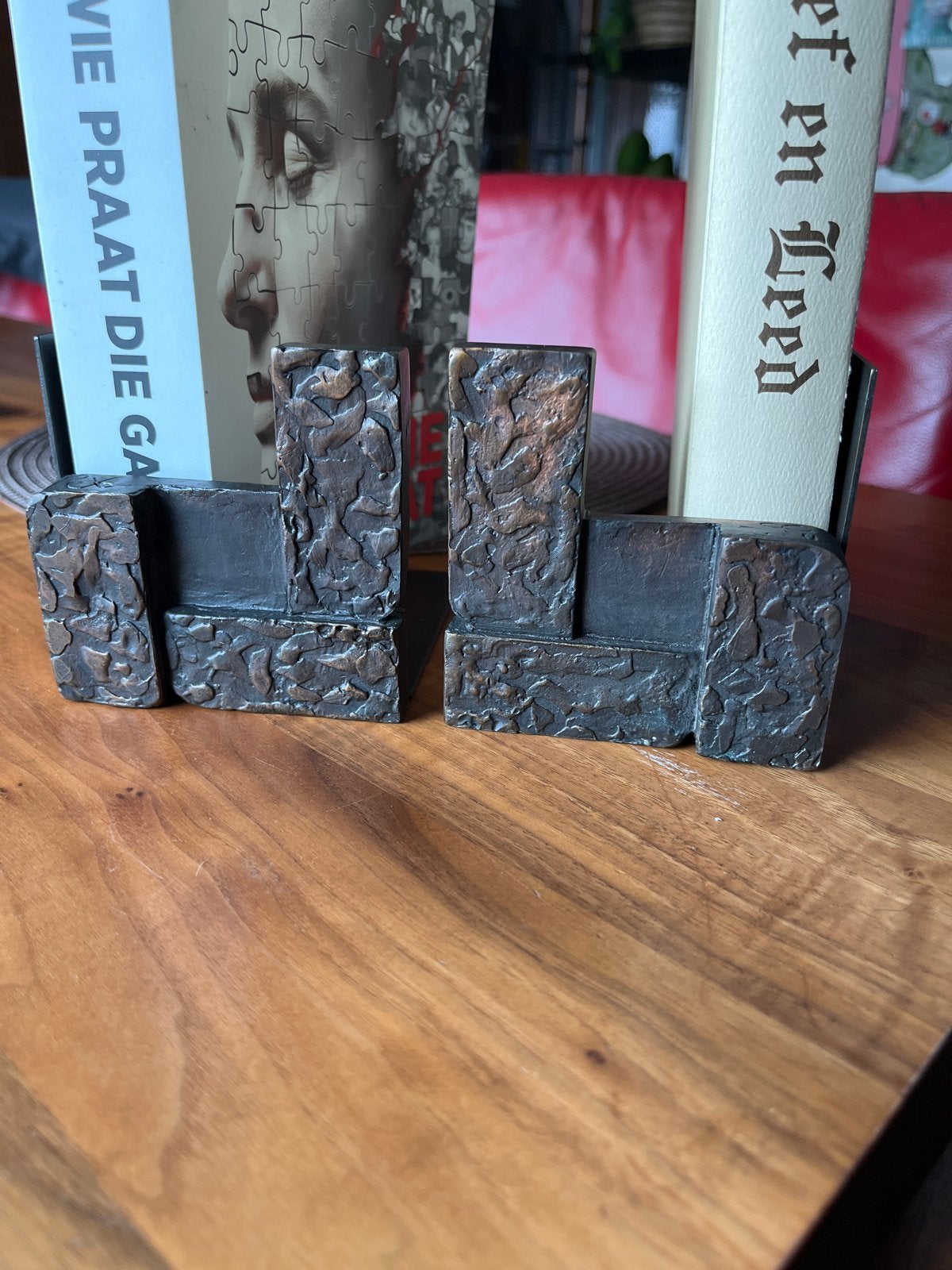 Brutalistische bronzen boekensteunen - zwaar en decoratief, Vintage, Gebruikt, Ophalen of Verzenden, Metaal