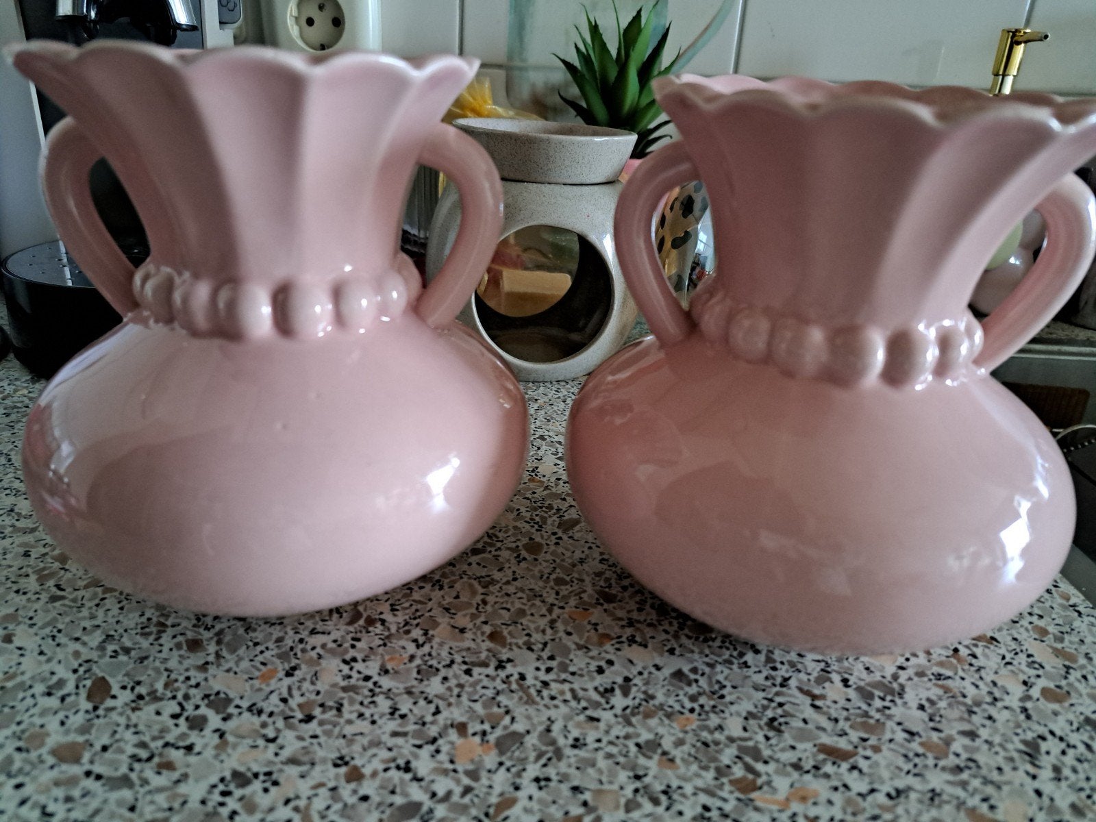 Set van 2 roze vazen met handvatten, Huis en Inrichting, Woonaccessoires | Vazen, Met handvat, Ophalen of Verzenden, Zo goed als nieuw