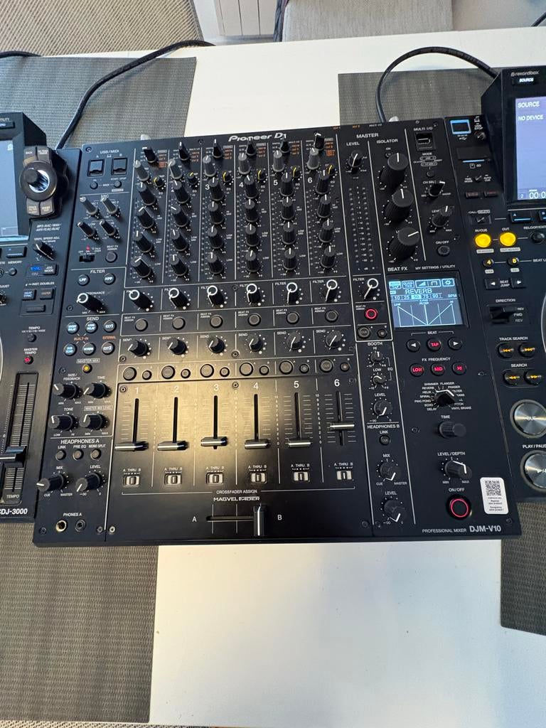 Pioneer DJM-V10 mixer en 3x CDJ-3000 spelers, Muziek en Instrumenten, Dj-sets en Draaitafels, Ophalen, Gebruikt, Dj-set, Pioneer