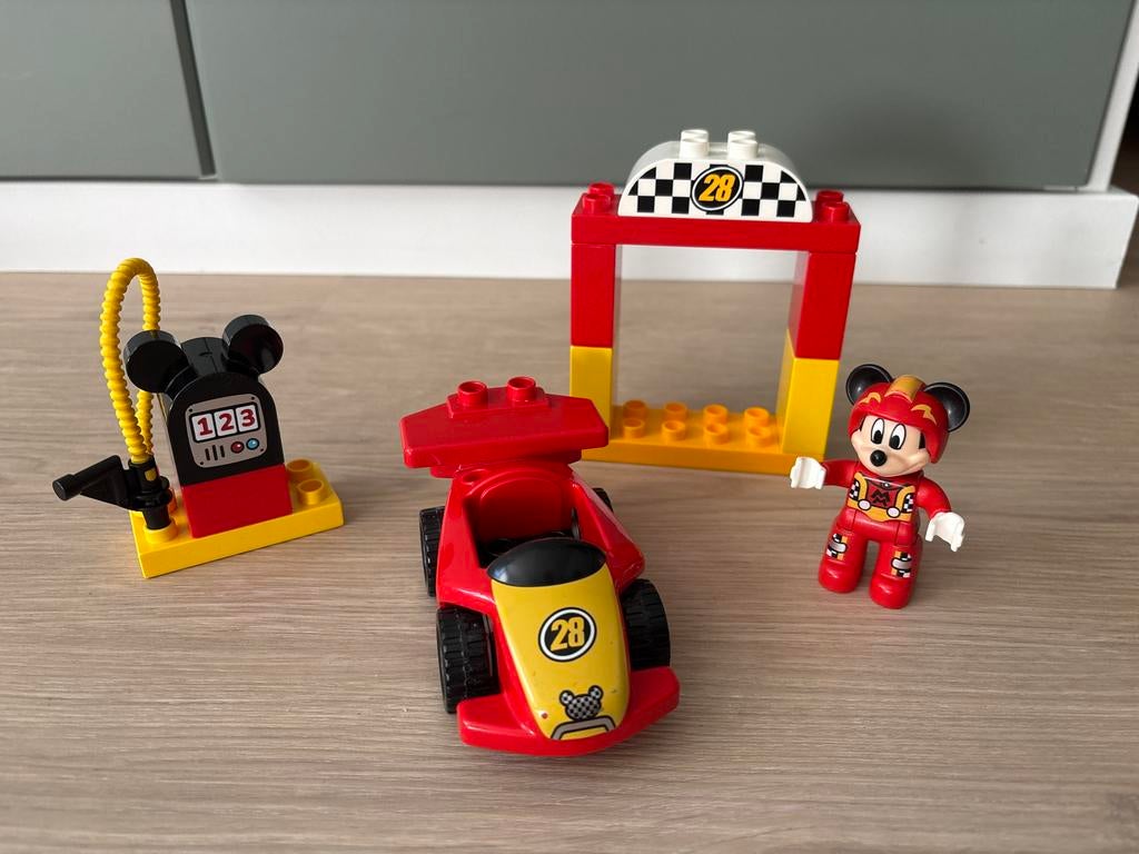 Duplo Mickey's Racewagen 10843 - Complete set met figuur, Ophalen, Zo goed als nieuw, Compleet, Complete set