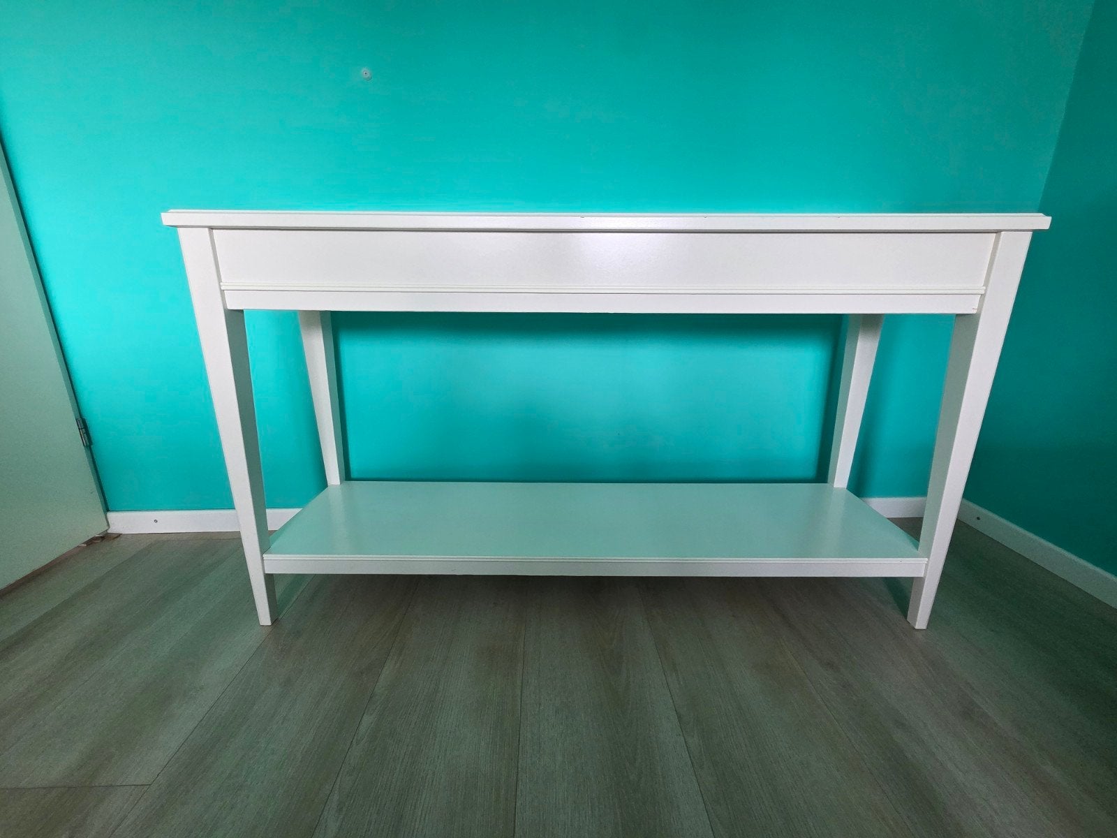Witte sidetable met glasplaat, Ophalen, 100 tot 150 cm, Glas, Zo goed als nieuw