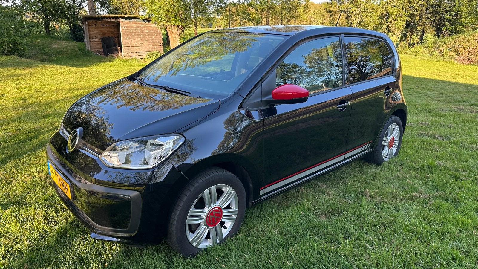 Volkswagen up! 1.0 60PK 5D BMT 2020 Zwart, Voorwielaandrijving, 4 stoelen, Zwart, Origineel Nederlands