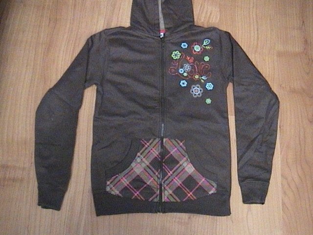 Donkerbruin vest voor meisje met opdruk tekst LOVE + bloemen, Ophalen of Verzenden, Zo goed als nieuw, Meisje, Trui of Vest