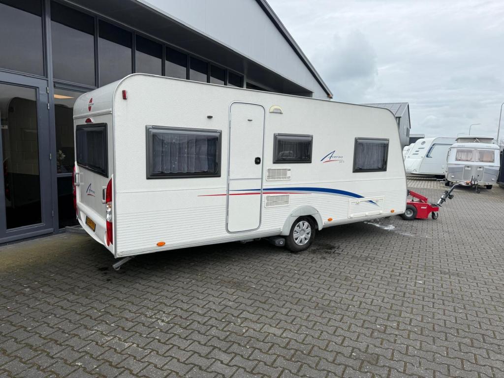 Bürstner Averso 500 TL 2 Aparte bedden 205cm Rondzi, Caravans en Kamperen, Caravans, Standaardzit, Lengtebed, Bedrijf, Schokbreker