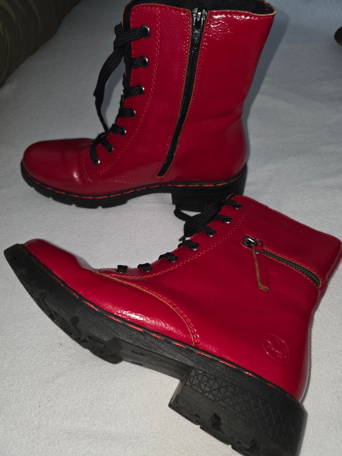 Rieker Rood, Lage of Enkellaarzen, Ophalen of Verzenden, Zo goed als nieuw, Rood