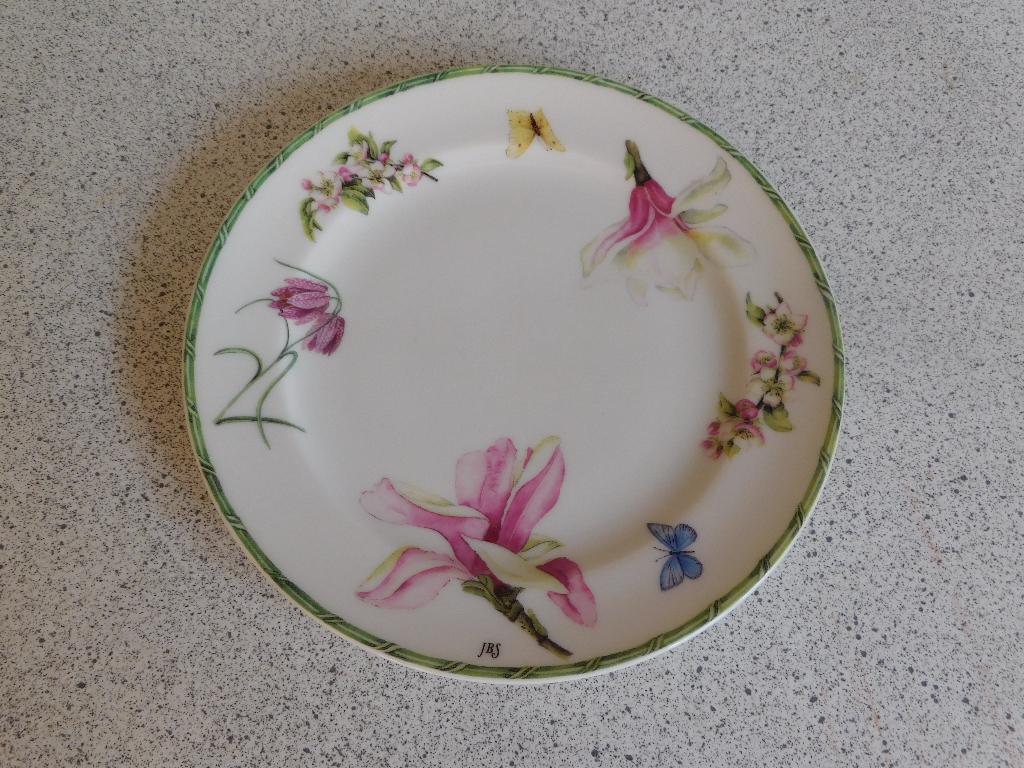 Bord 17 cm. Magnolia Mei 2008 Janneke Brinkman JBS, Ophalen of Verzenden, Zo goed als nieuw, Bord(en), Overige stijlen