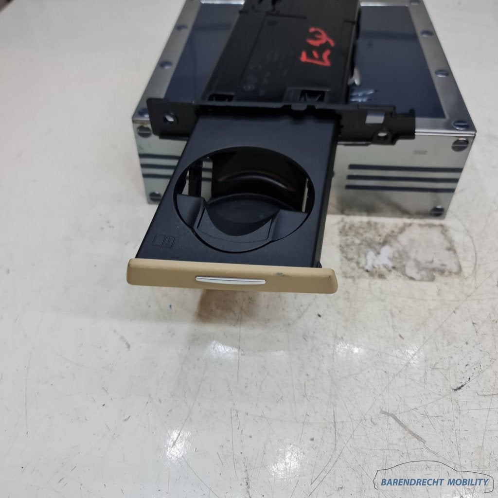 Bekerhouder BMW E90 E91 E92 E93 E9x 3 serie rechts bestuurde, Auto-onderdelen, Interieur en Bekleding, Petuelring 130
80788  Munich, DE