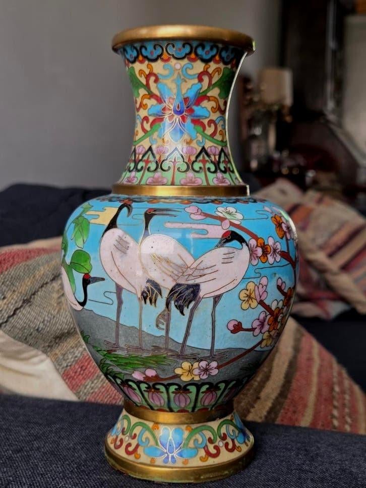 Antieke Cloisonné Vaas met Kraanvogels en Bloesem, Antiek en Kunst, Antiek | Vazen, Ophalen of Verzenden