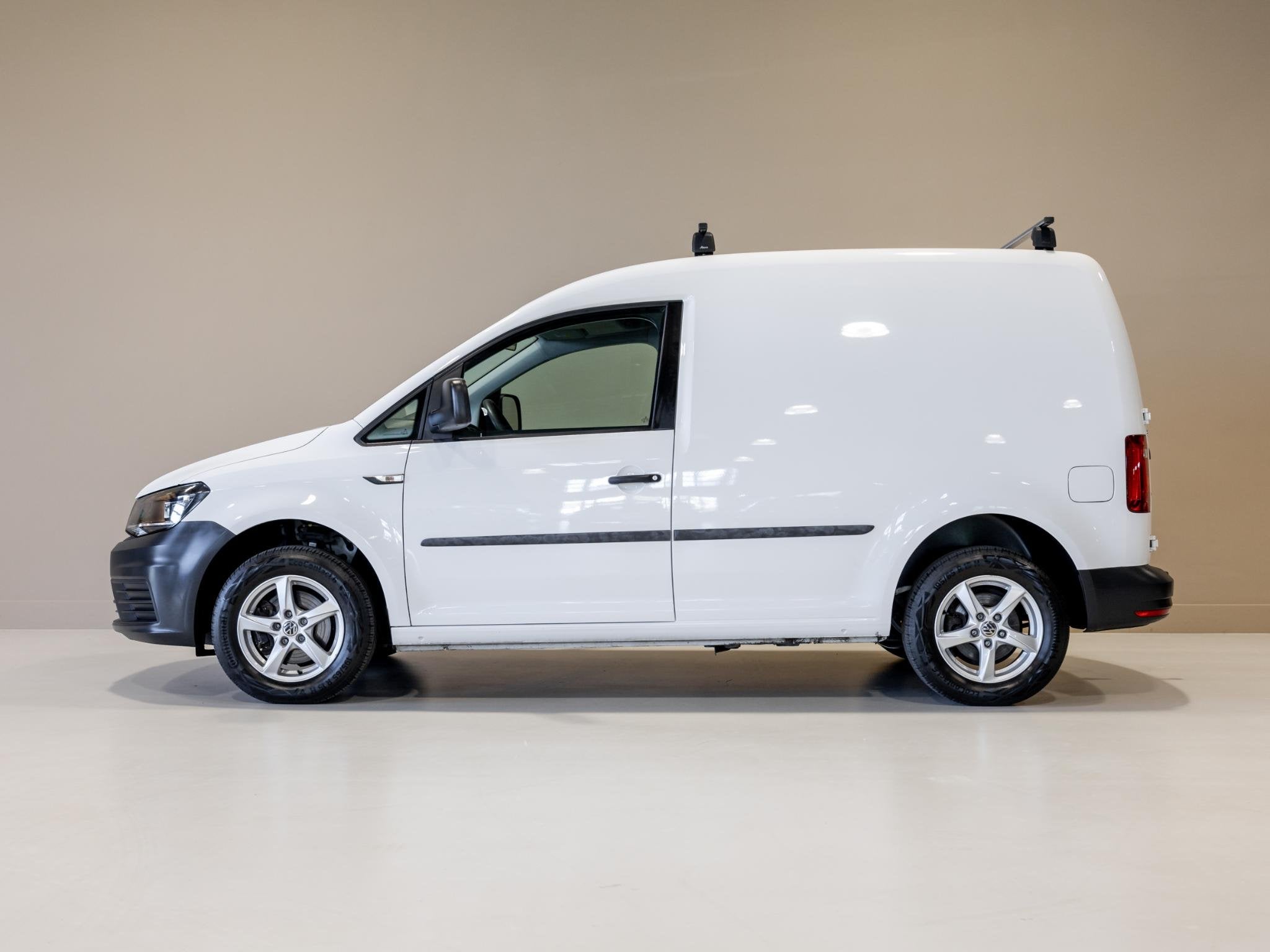 Volkswagen Caddy 1.2 TSI L1H1 BMT Trendline / 84pk / Trekhaa, Voorwielaandrijving, Dealer onderhouden, Stof, Gebruikt