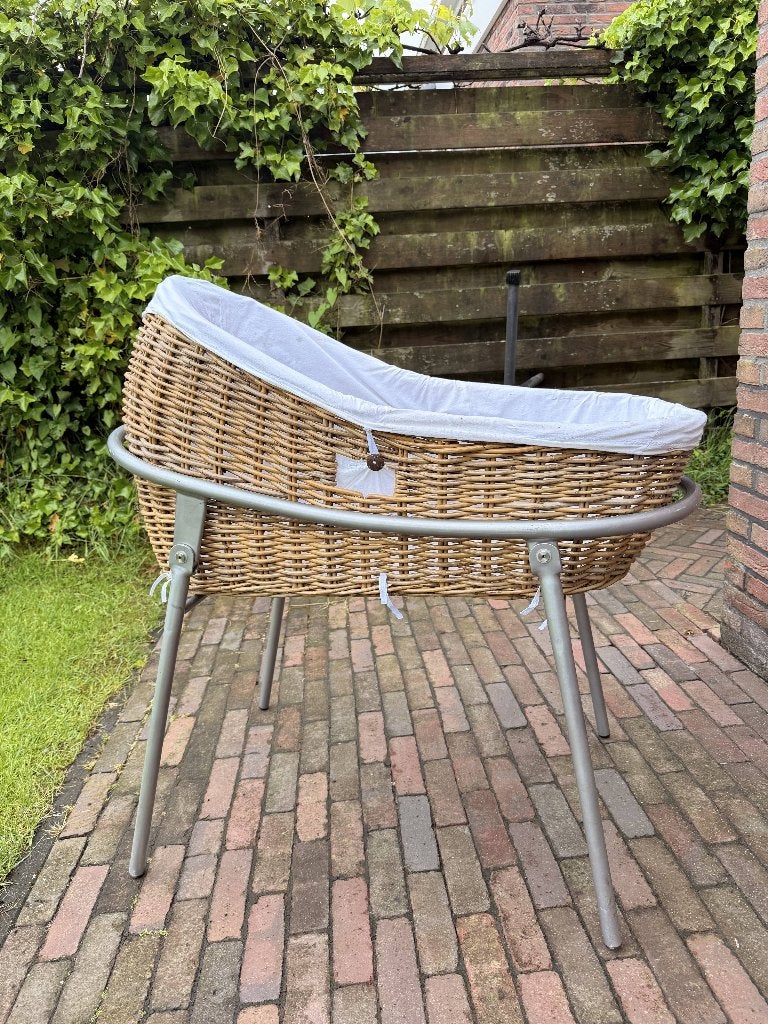 Wieg (riet), Ophalen, Zo goed als nieuw, Wieg