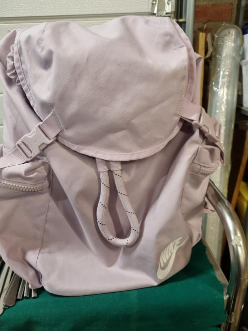 rugzak nike lila 24 liter, Ophalen of Verzenden, 'T Olde Gre-j, Info@toldegrej.nl, Endepoelstraat 20f Didam