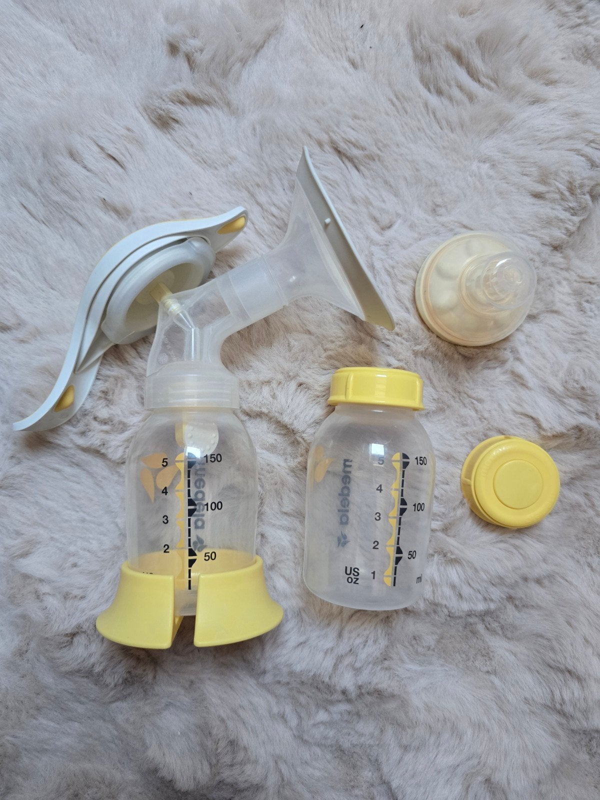 Medela handkolf borstkolf kolf met flesjes en speen, Kinderen en Baby's, Ophalen of Verzenden, Gebruikt, Borstkolf, Medela