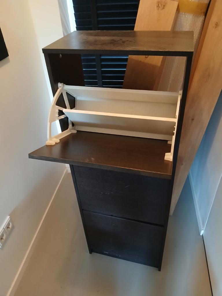 BISSA
Schoenenkast 3 vakken, zwartbruin, Ophalen, Gebruikt, Standaard