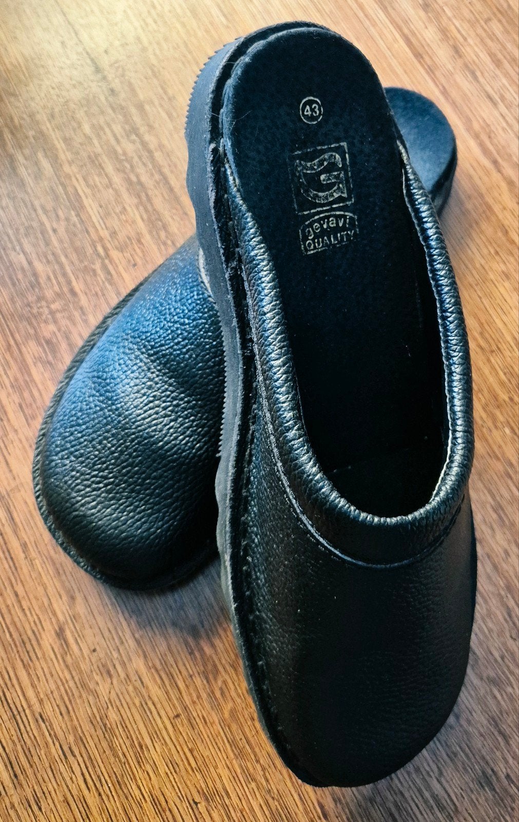 Zweedse muilen slippers leder zwart nieuw maat 43, Kleding | Heren, Schoenen, Gevavi, Zwart, Nieuw, Ophalen