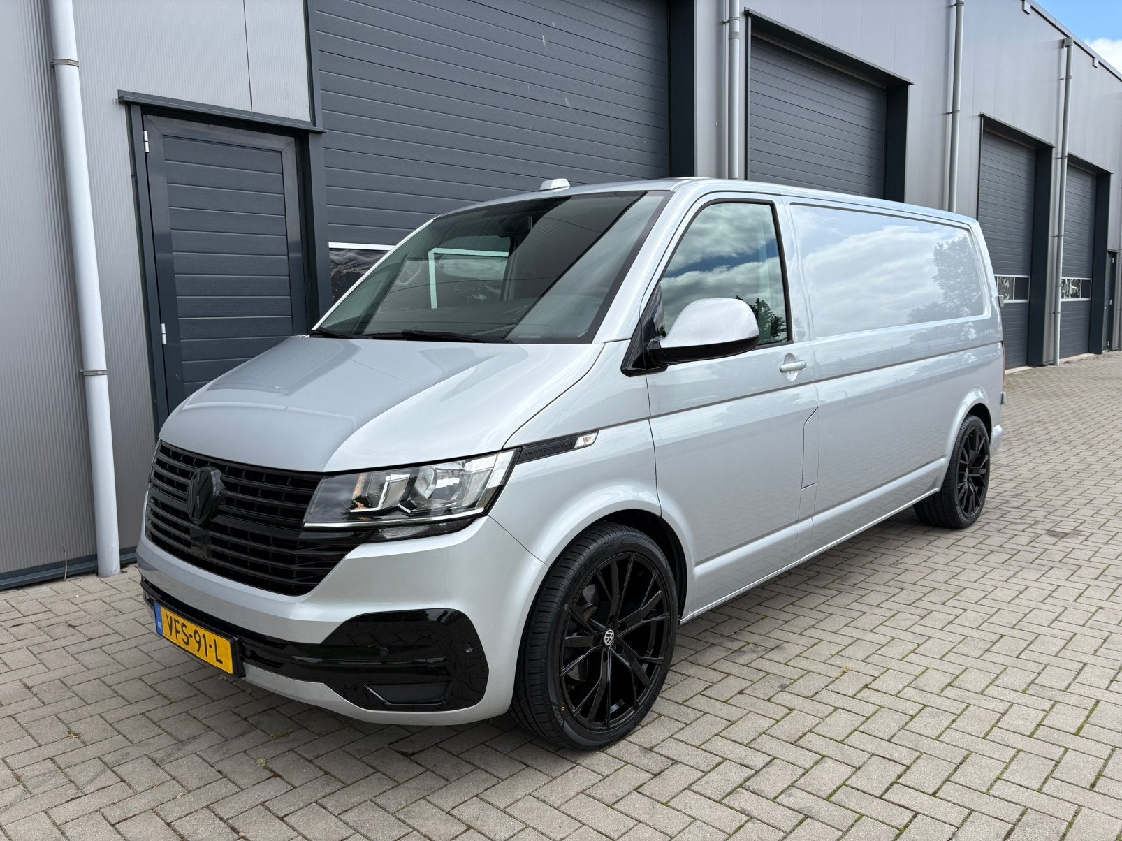 Volkswagen Transporter T6.1 2.0 TDI 130pk L2 Apple car 2020, Auto's, Bestelauto's, Bedrijf, ABS, Achteruitrijcamera, Airbags, Airconditioning