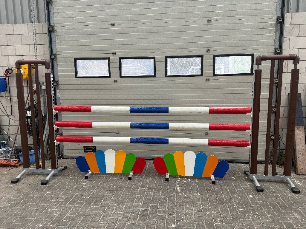 Complete nieuwe Kunstof hindernis AANBIEDING div kleuren, Ophalen of Verzenden, Nieuw, Springen