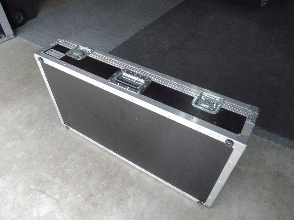3319				koffer voor portofoons 98x52x19cm, Muziek en Instrumenten, Behuizingen en Koffers, Gebruikt, Flightcase, Overige instrumenten