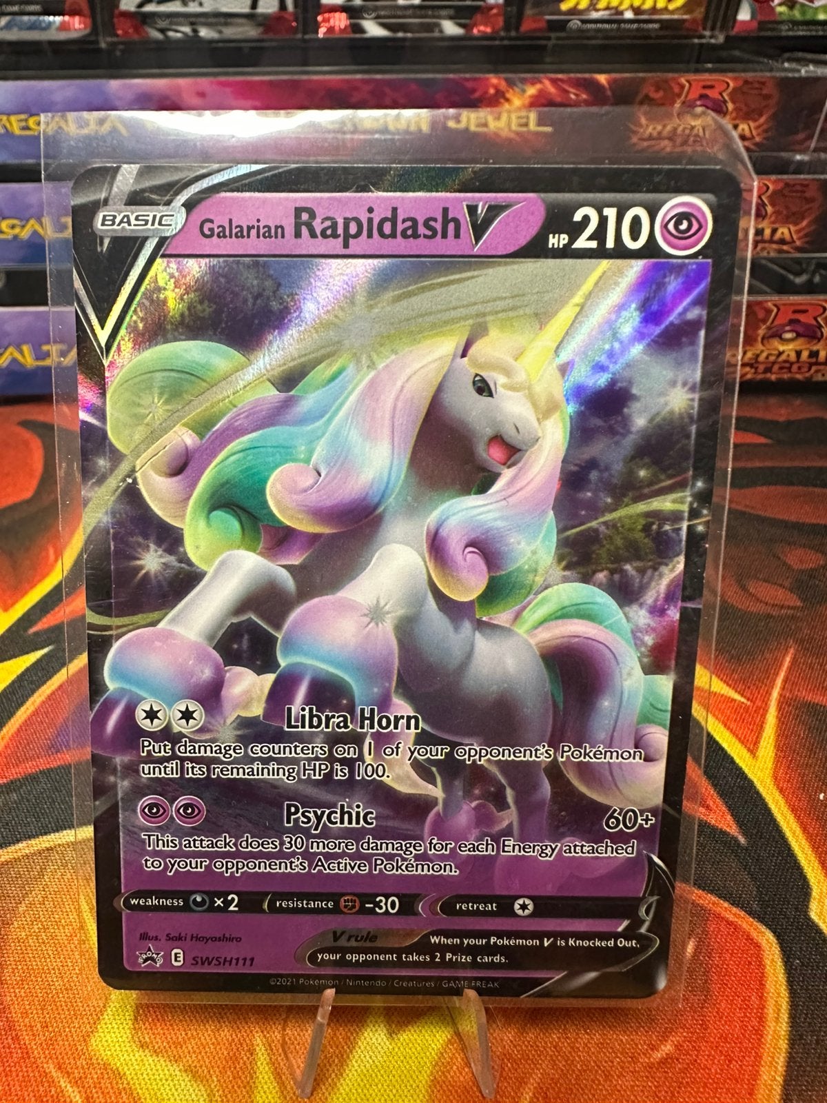 Galarian Rapidash V (SWSH 111) SWSH Black Star Promos, Ophalen of Verzenden, Zo goed als nieuw, Losse kaart, Foil