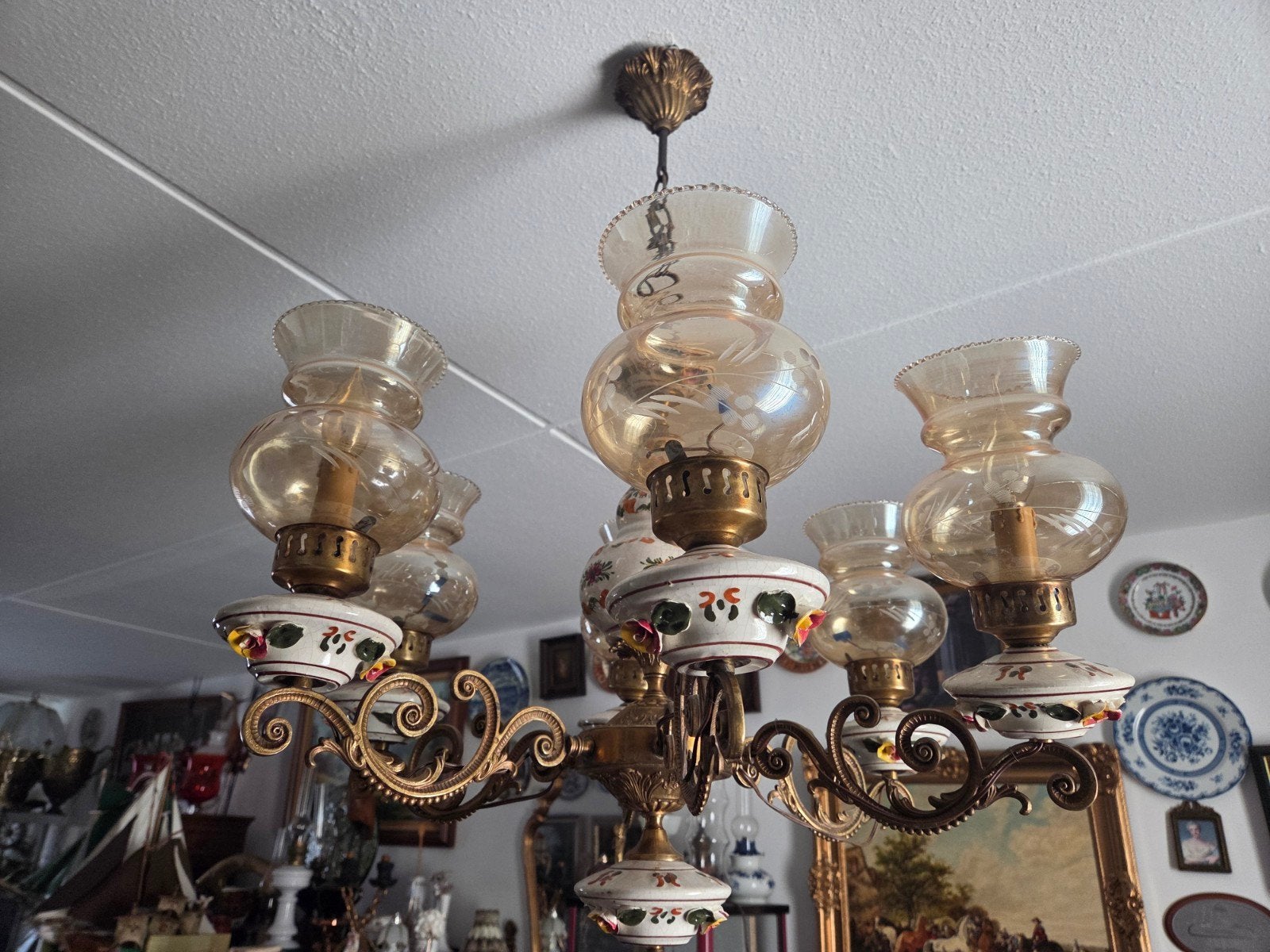 Antieke Kroonluchter met Olie Lamp Stijl Glazen Kappen, Ophalen of Verzenden