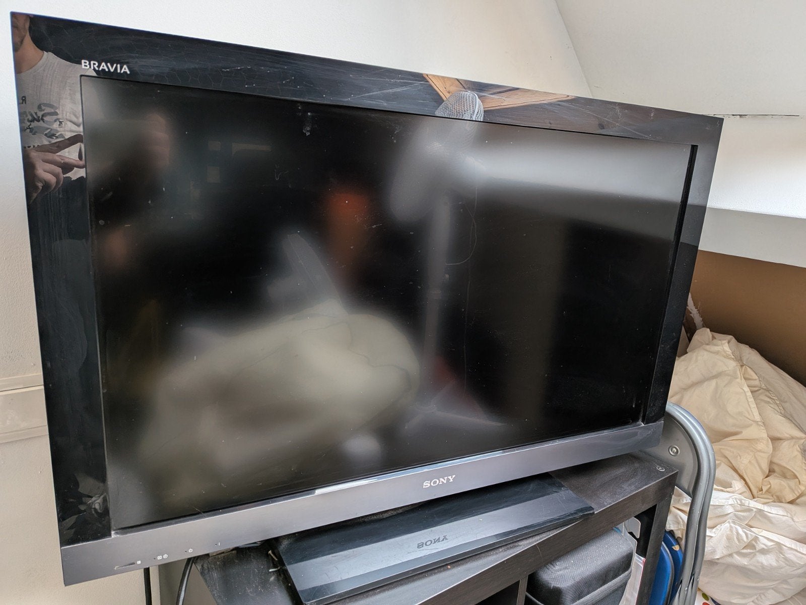Sony Bravia flatscreen TV, Ophalen