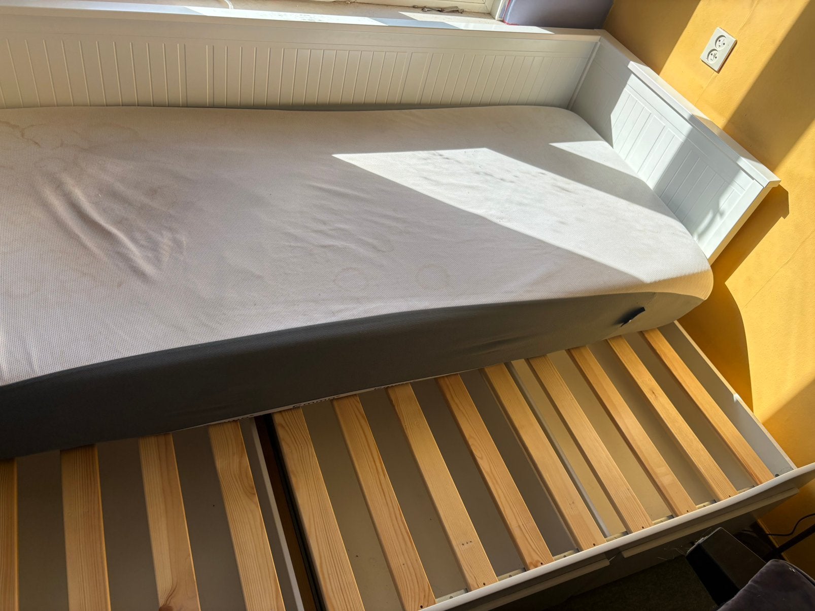 IKEA HEMNES bedbank wit, uitschuifbaar, 3 lades, 80/160x200, Ophalen, Wit, Tweepersoons, Zo goed als nieuw
