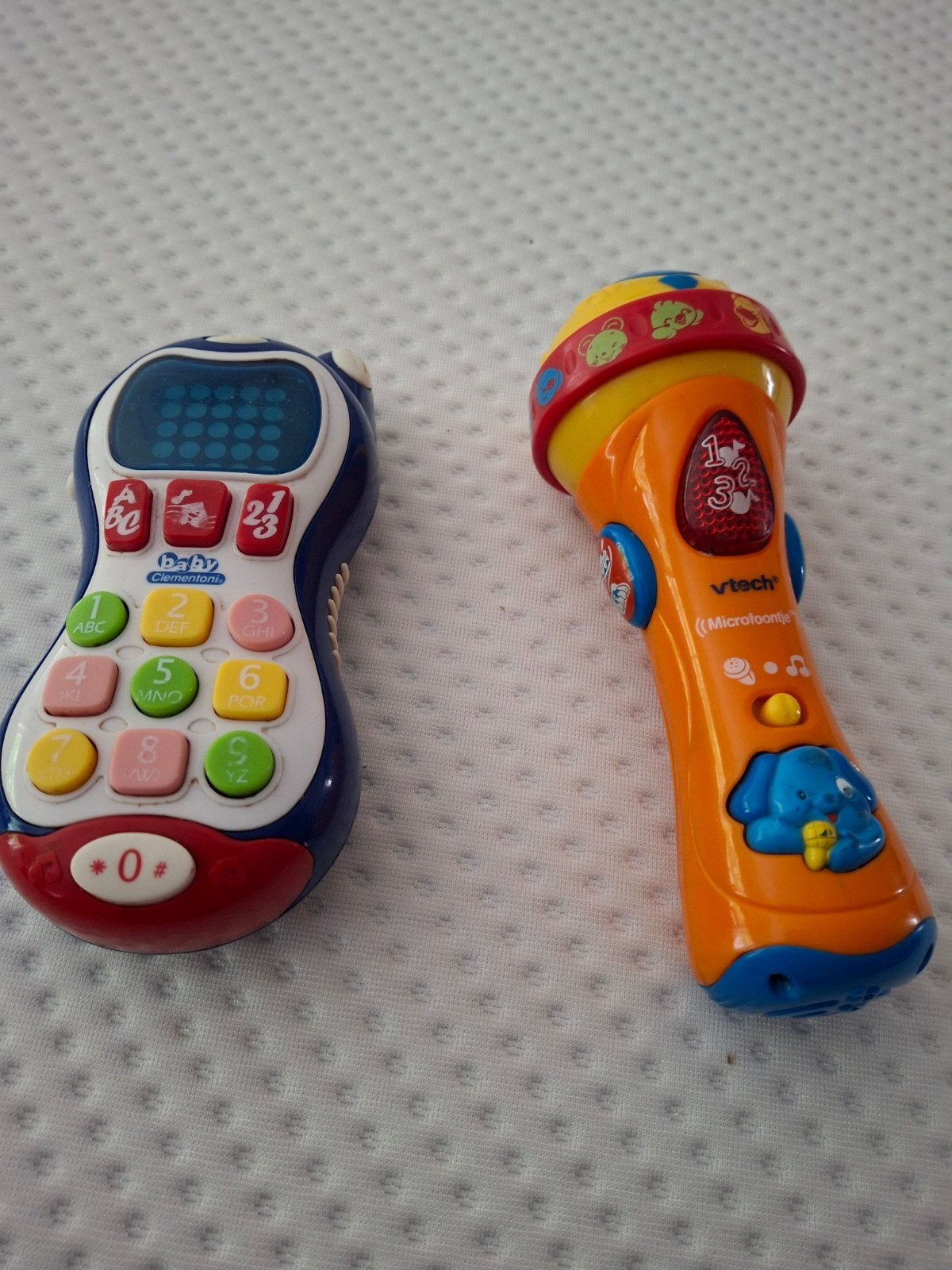 Telefoon en microfoon, met muziekje/ geluid., Ophalen, Zo goed als nieuw, 6 maanden tot 2 jaar