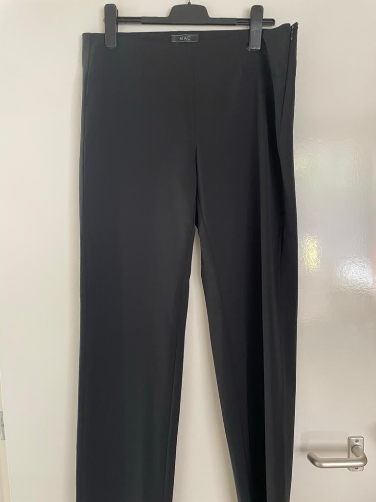 MAC Aneta Flared broek - Zwart - Maat 44/34, Kleding | Dames, Broeken en Pantalons, Zwart, Maat 42/44 (L), Nieuw, Ophalen of Verzenden