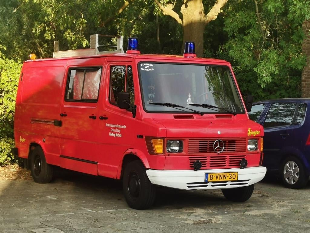 Brandweer Mercedes-benz 1986, Auto's, 95 pk, Mercedes-Benz, Trekhaak, Handgeschakeld