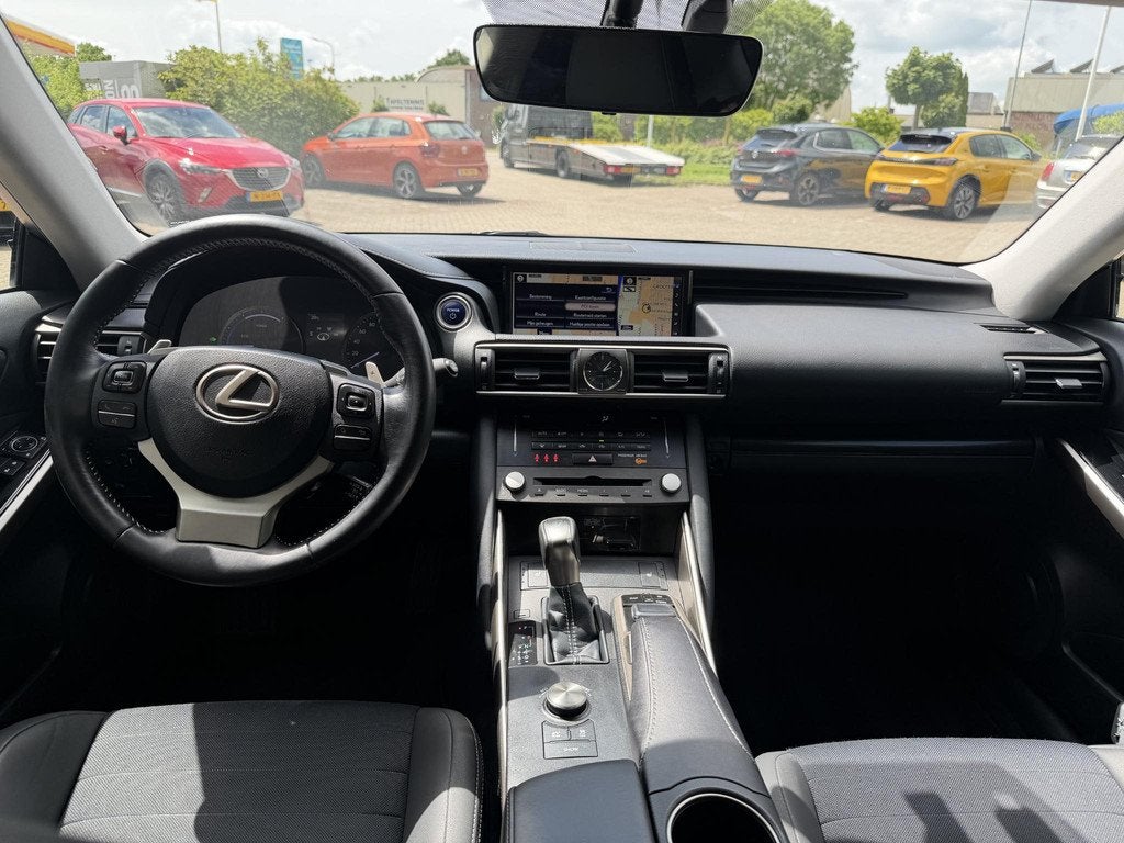 Lexus IS 300h Hybrid Business Line AUTOMAAT| CAMERA| AIRCO/E, Auto's, Lexus, Automaat, Gebruikt, 23 km/l, Origineel Nederlands