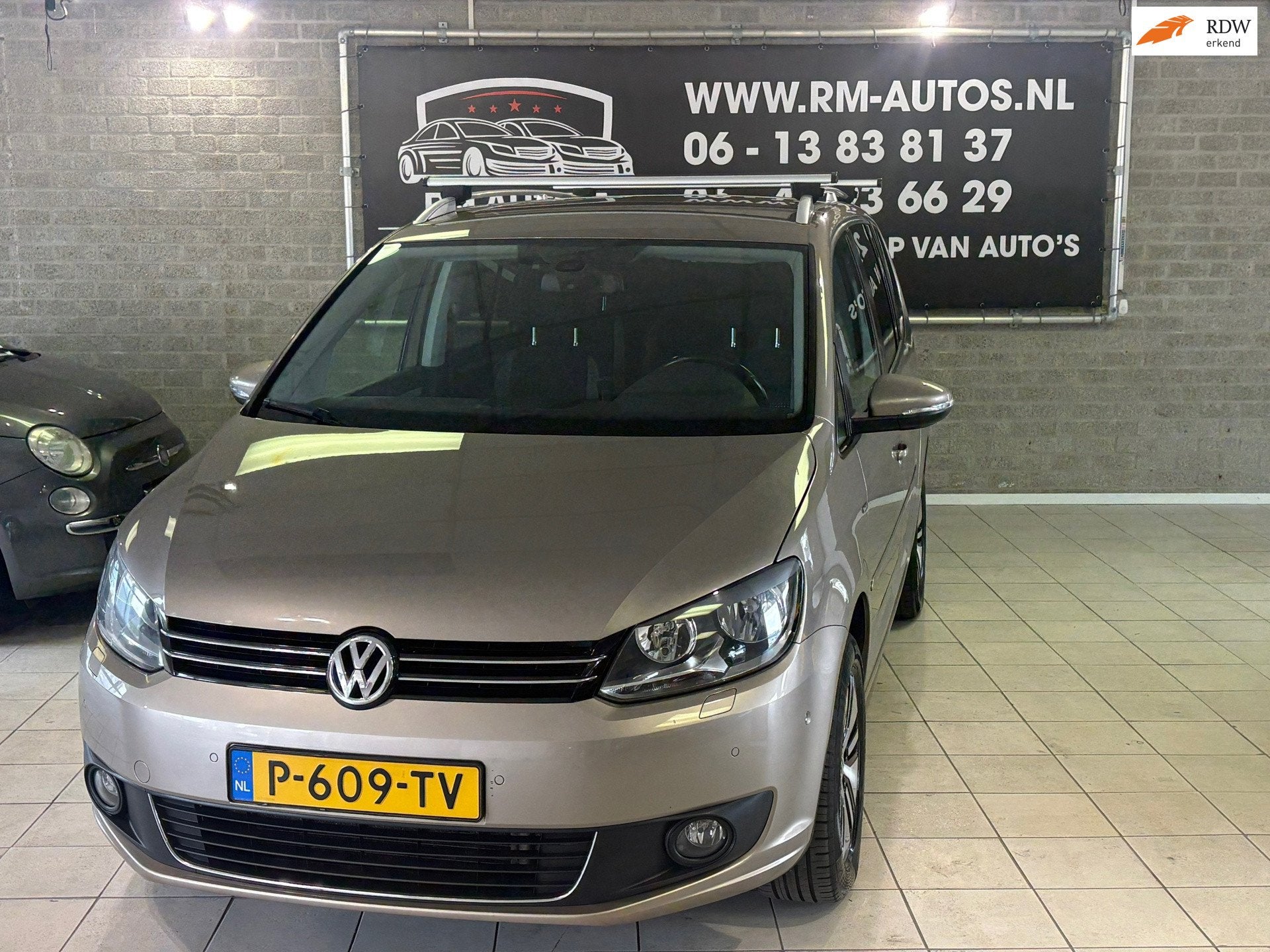 Volkswagen Touran 1.4 TSI Highline EcoFuel Automaat | 2014, Auto's, Volkswagen, 4 cilinders, Alcantara, 14 km/l, Bedrijf